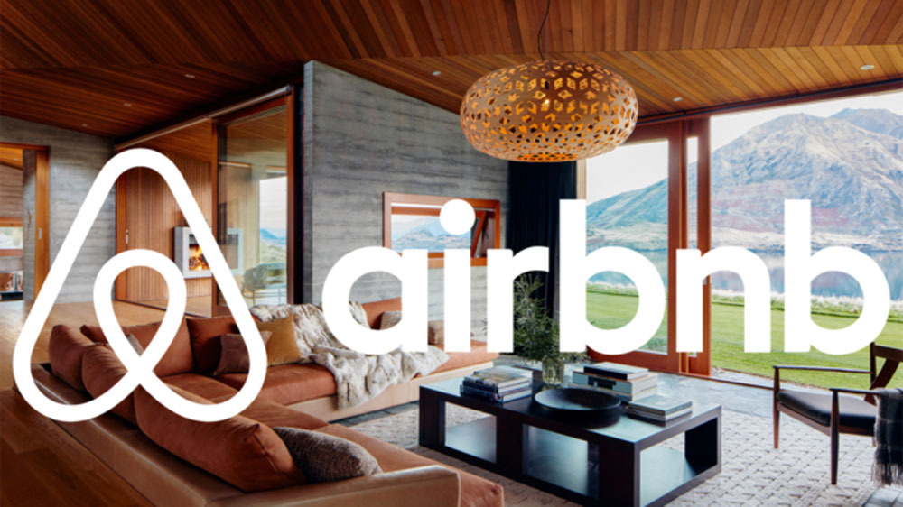 Evolution of the Airbnb logo: from air mattress to global icon